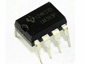 LM393 Dual Differential Comparator COM21, R32