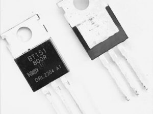 BT151-800R BT151-800 Silicon Controlled Rectifier TH24, R32